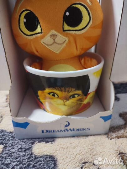 Игрушка в кружке магнит, кот в сапогах