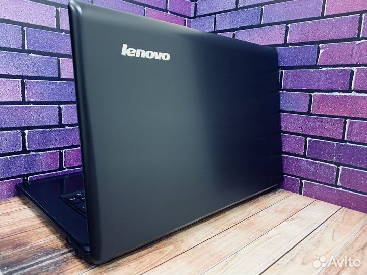 Огромный Игровой Lenovo 17.3 GeForce 4Gb В металле