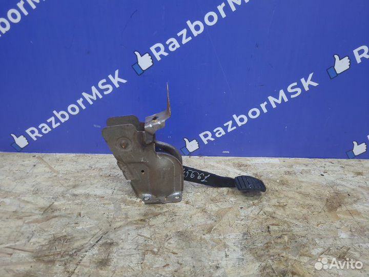 Педаль тормоза Renault Duster