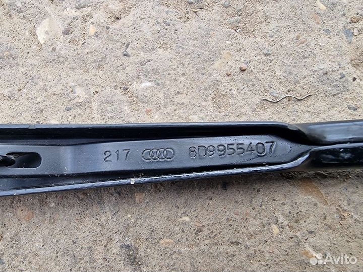 Поводок стеклоочистителя Audi A3 задний