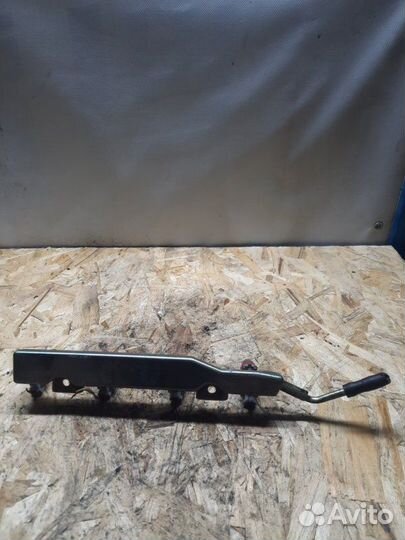 Топливная рампа Nissan Almera N16 1.5 QG15DE 2005