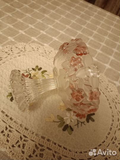 Конфетница на ножке