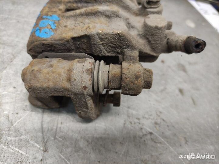 Суппорт задний левый Kia Ceed G4FC 2009