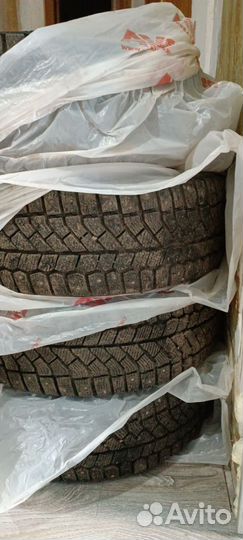 Зимняя резина 215 60 r16