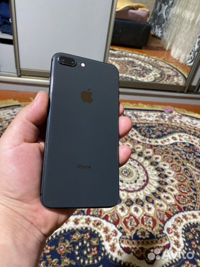 iPhone 8 Plus, 64 ГБ