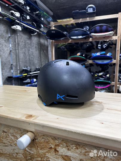 Шлем для сноуборда, горных лыж