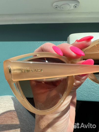 Солнцезащитные очки versace