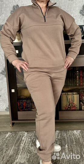 Спортивный костюм женский