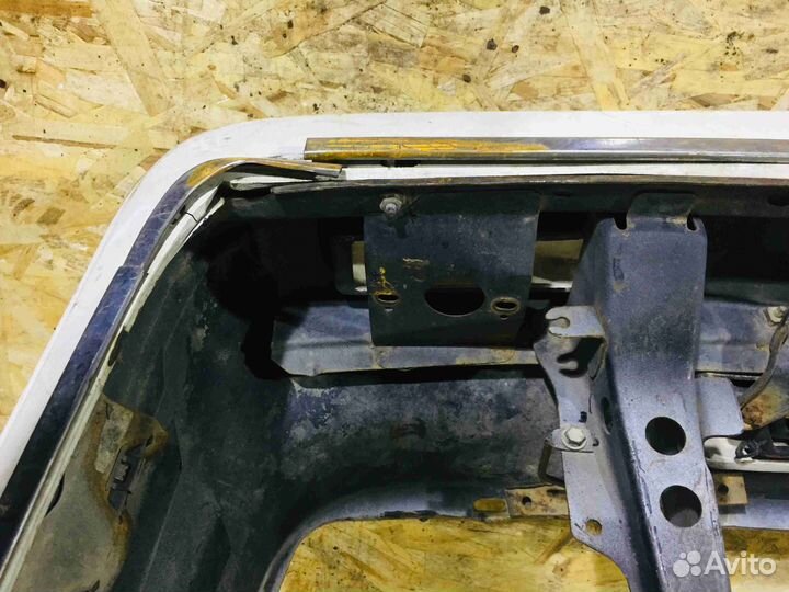 Бампер передний Седан Toyota Crown S120 Белыйдефек