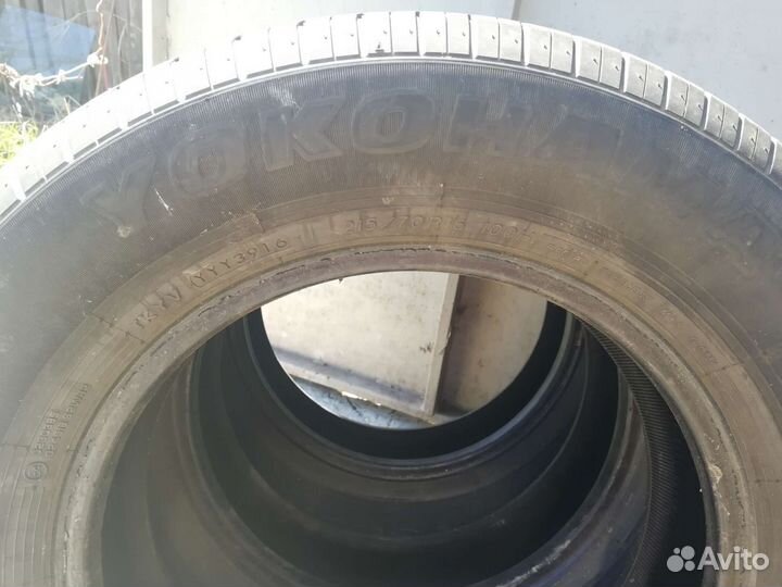 Yokohama Geolandar G033 215/70 R16