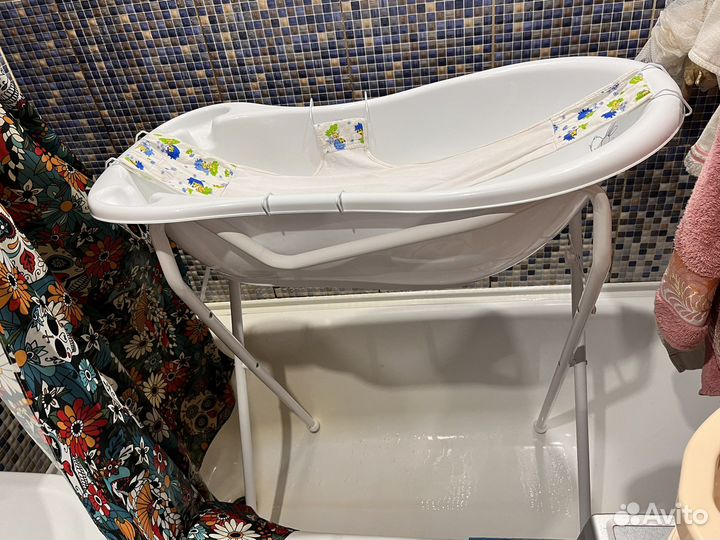 Подставка под ванну + ванночка+ гаммак+сиденье