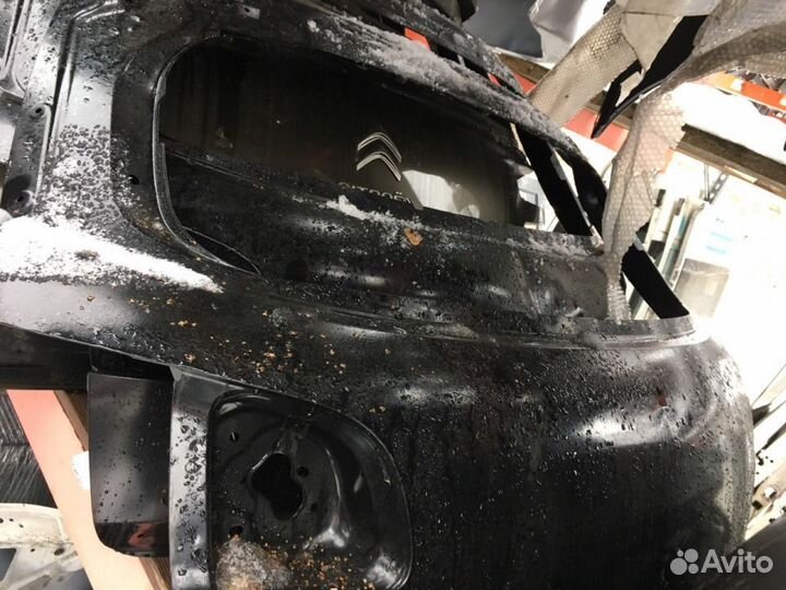 Крышка багажника Ситроен 4008