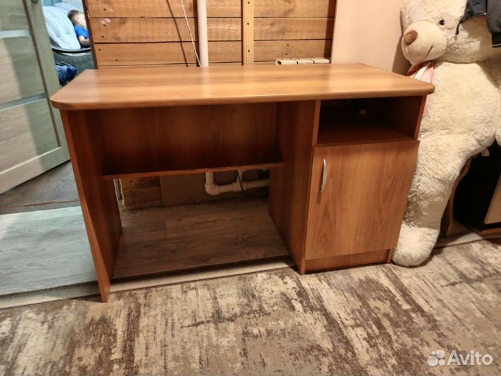 Письменный стол для школьника бу