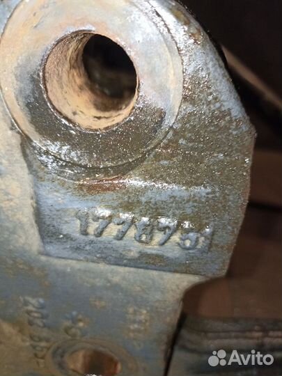 Кронштейн пневморессоры задний, правый, лыжа DAF