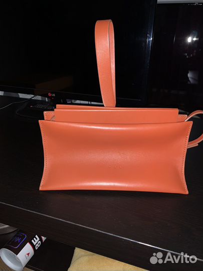 Женская сумочка с плечевым ремнем (Farfetch)