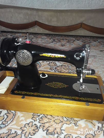 Швейная машина Подольск ручная