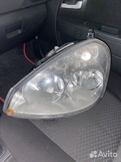Фара левая priora