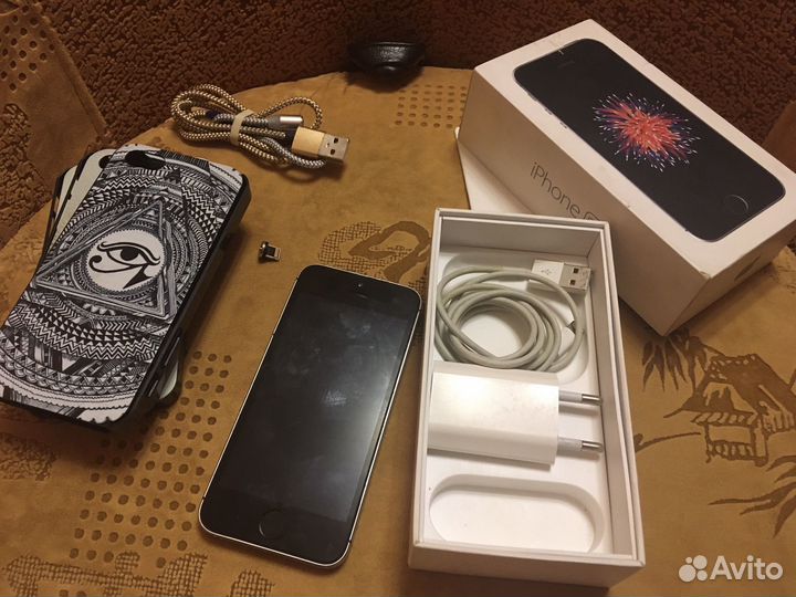 Телефон iPhone se