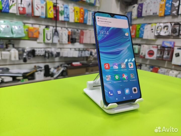 Телефон Xiaomi Mi 9 Lite
