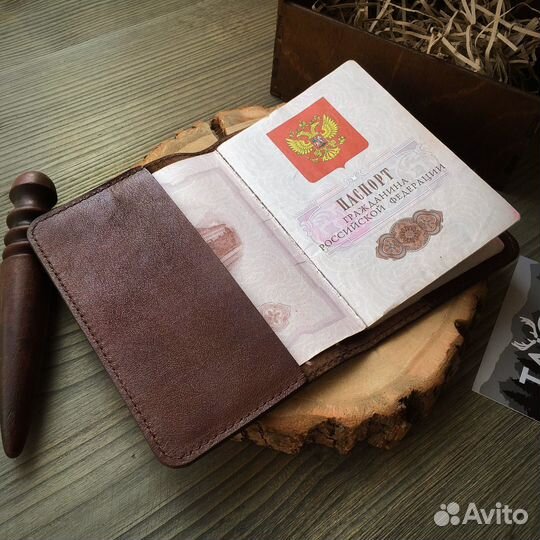 Обложка на паспорт кожаная / выбор цвета