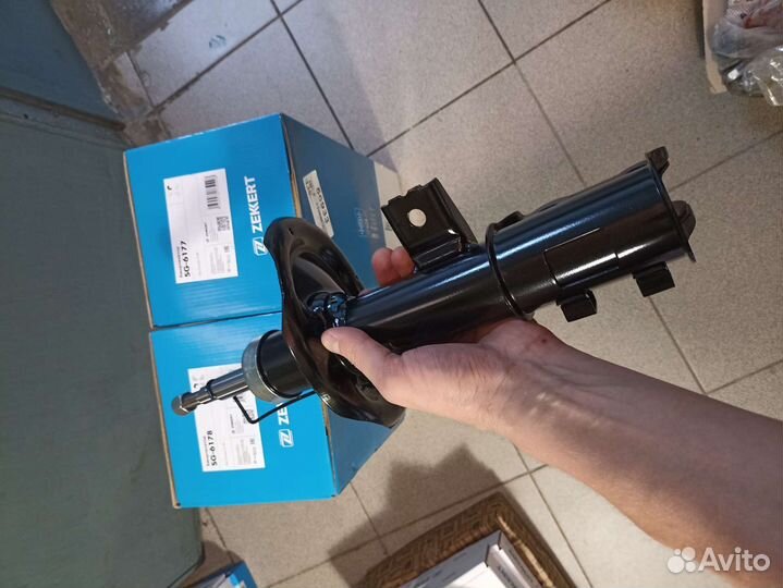 Амортизатор передний Kia Cerato2