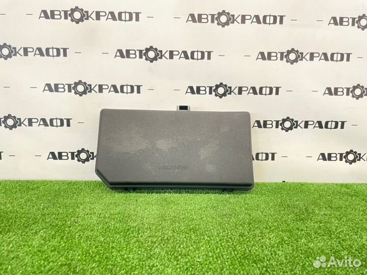 Крышка блока предохранителей Toyota Land Cruiser