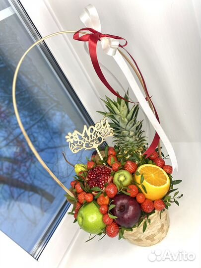 Корзина из фруктов для мамы