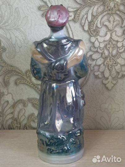 Штофы статуэтки Казак, Украинка, церквушка