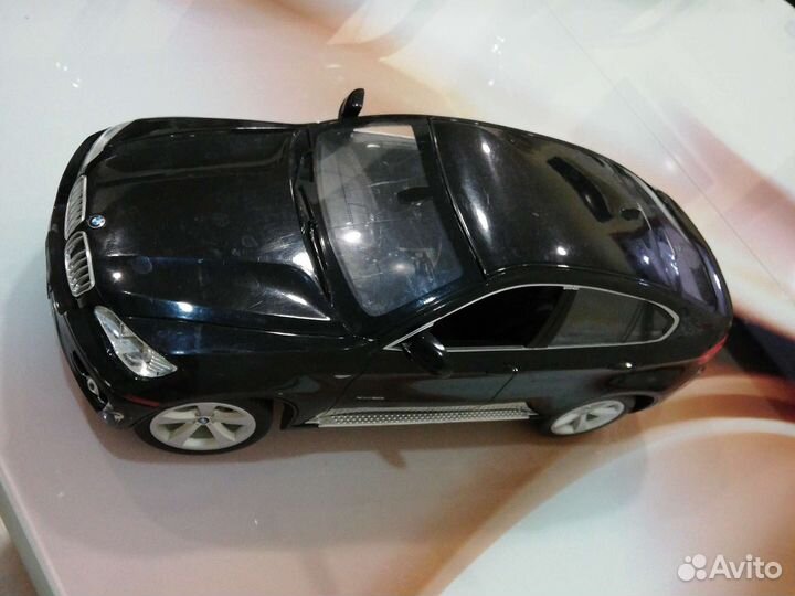 Модель BMW X6 в масштабе 1:14