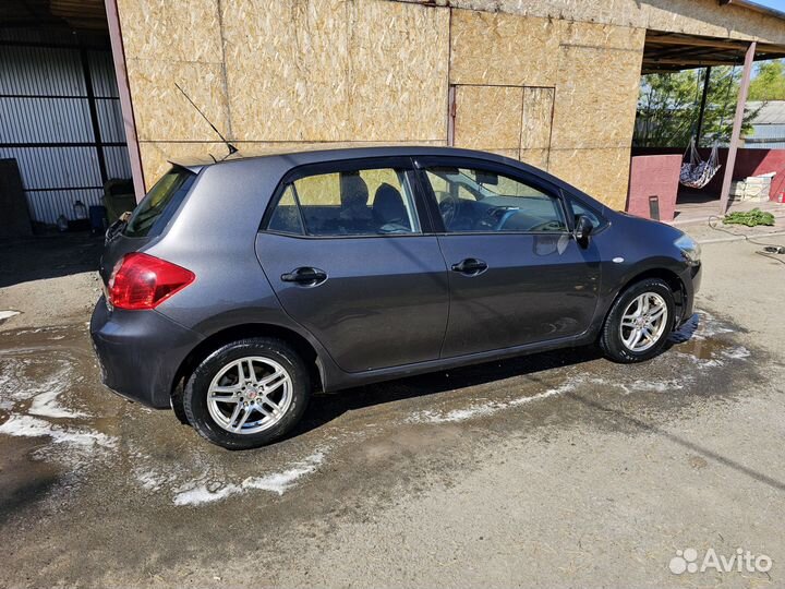Toyota Auris 1.4 МТ, 2009, 282 287 км