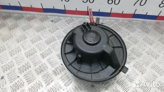 Моторчик печки skoda octavia A5 (NBE02KK01)