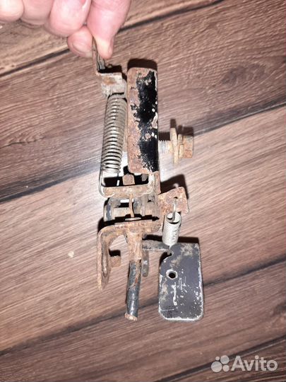 Замок капота Nissan Patrol Y60