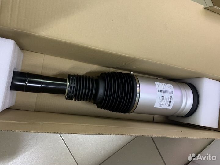 Пневмостойка передняя левая Range Rover Voque L405