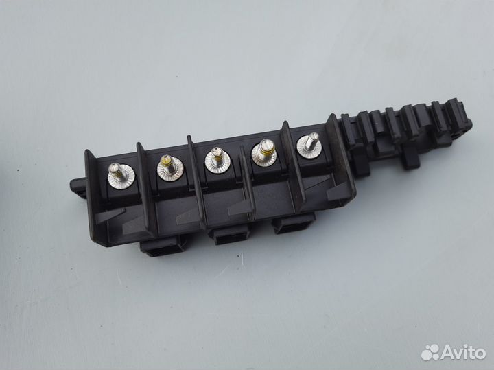 Блок предохранителей Skoda Octavia A4 Golf 4