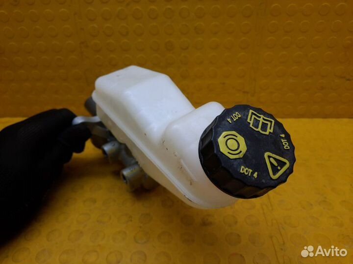 Б/У главный тормозной цилиндр В хорошем состоянии