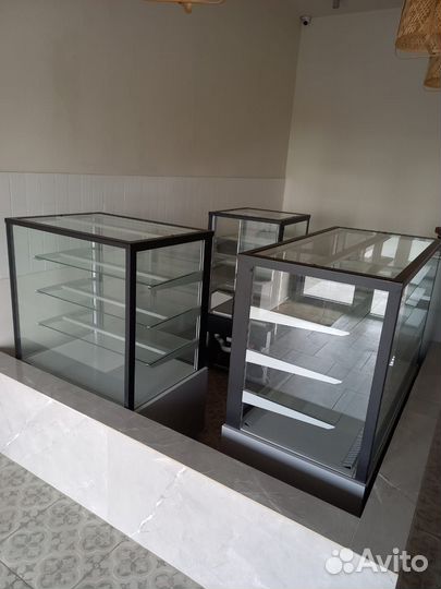 Стеклянный шкаф витрина бу