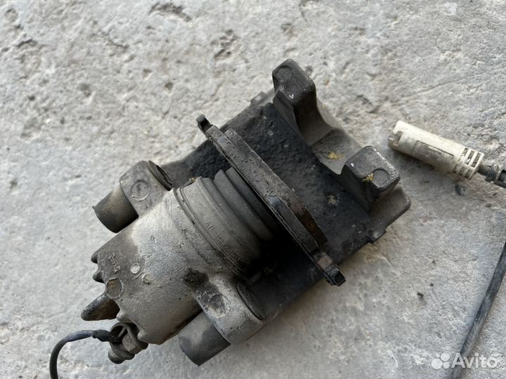 Суппорт задний bmw 5 e60/e61