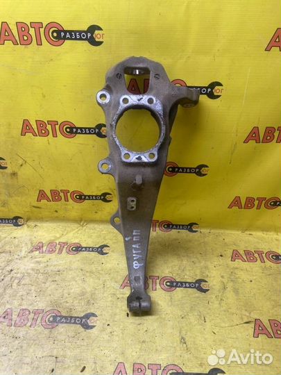 Поворотный кулак передний правый Nissan Fuga Y50