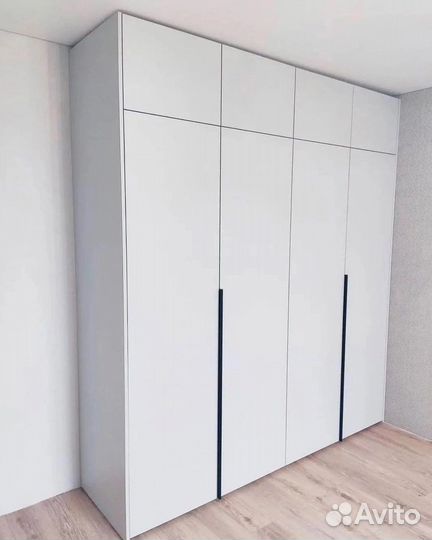 Распашной шкаф