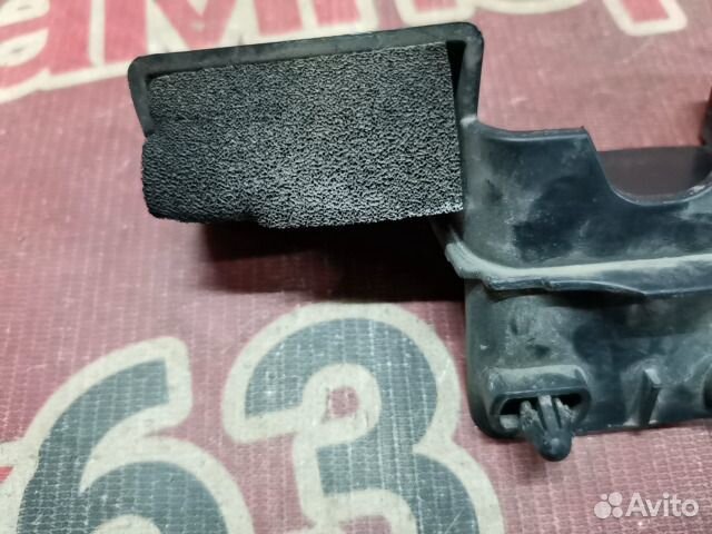 Кронштейн радиатора передний Renault Duster