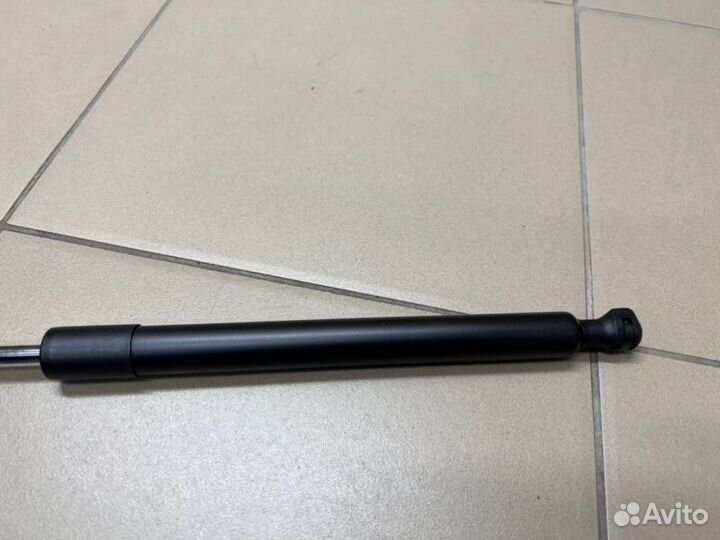 Амортизатор двери багажника Renault Kaptur 48000