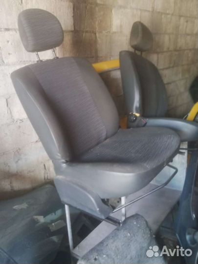 Сиденья на renault logan
