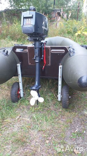 Надувная лодка с мотором