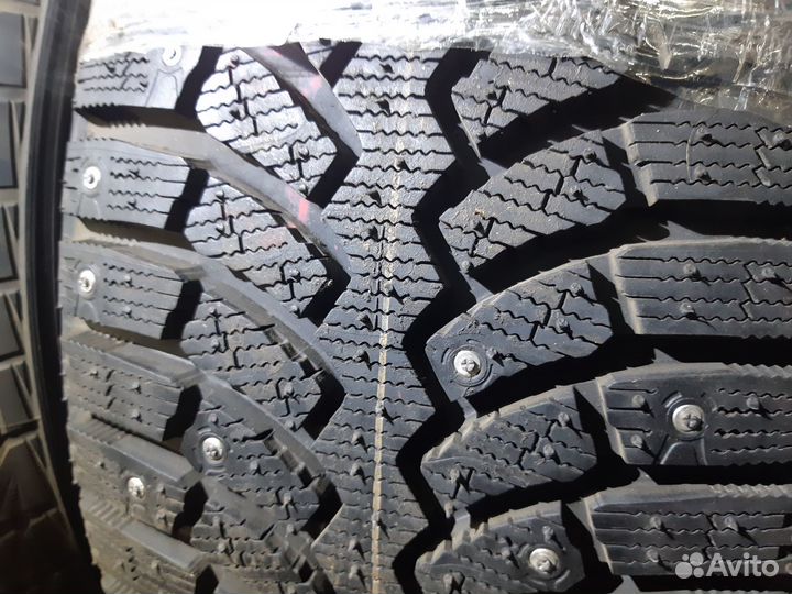 Bridgestone Blizzak Spike-01 225/45 R17