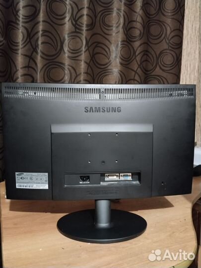 Монитор Samsung