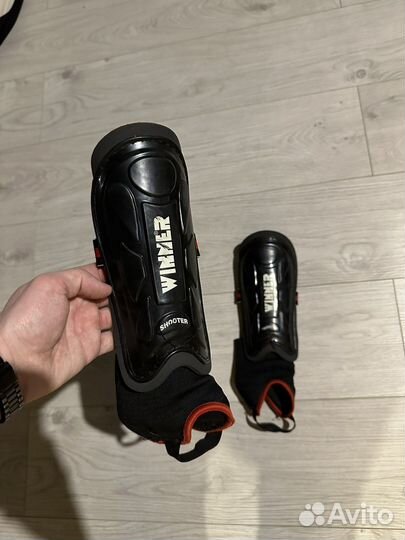 Футбольные щитки