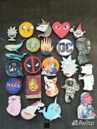 Деревянные значки и брелоки