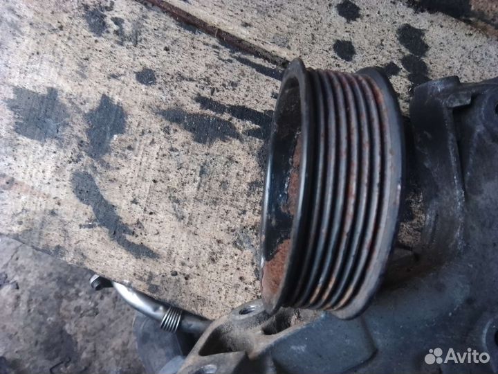 Шкив помпы m9r nissan primastar 2,0