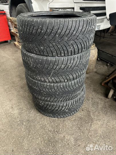 Pirelli Scorpion Ice Zero 2 285/40 R21