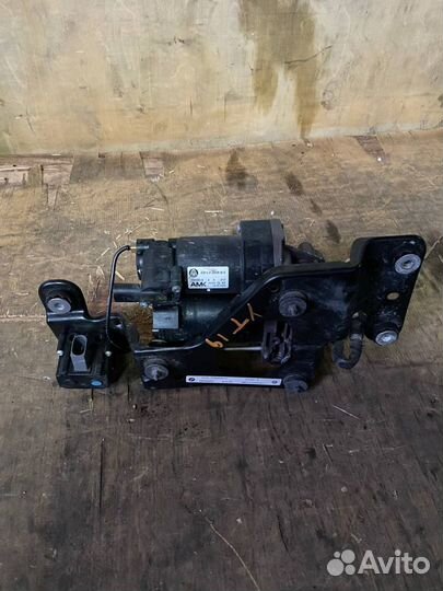 Компрессор пневмоподвески BMW X5 E70 X6 E71 X6 E72